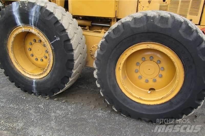 CAT 140H 그레이더