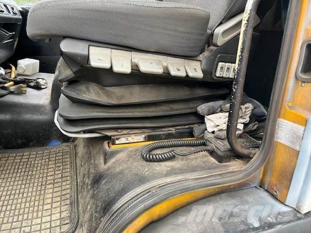 Komatsu PC26MR-3 소형 굴삭기 7톤 미만