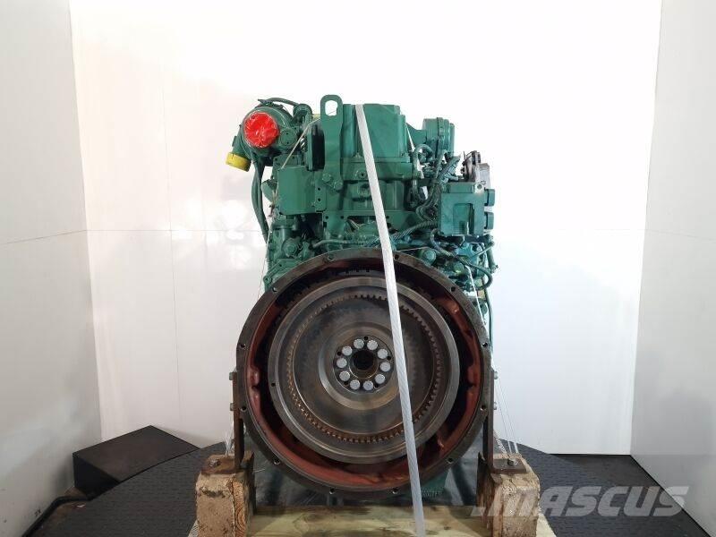 Volvo D8J 엔진