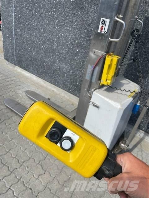 NH SB1000 포크리프트