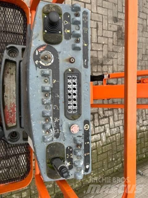 JLG 450 AJ 관절형 전동이동 리프트
