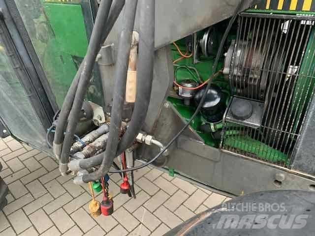 John Deere 2450 트랙터