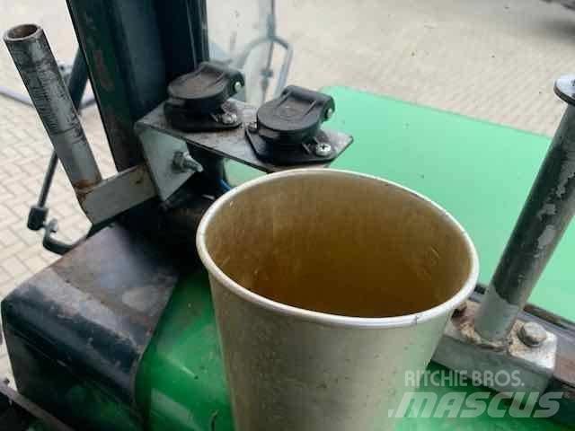 John Deere 2450 트랙터