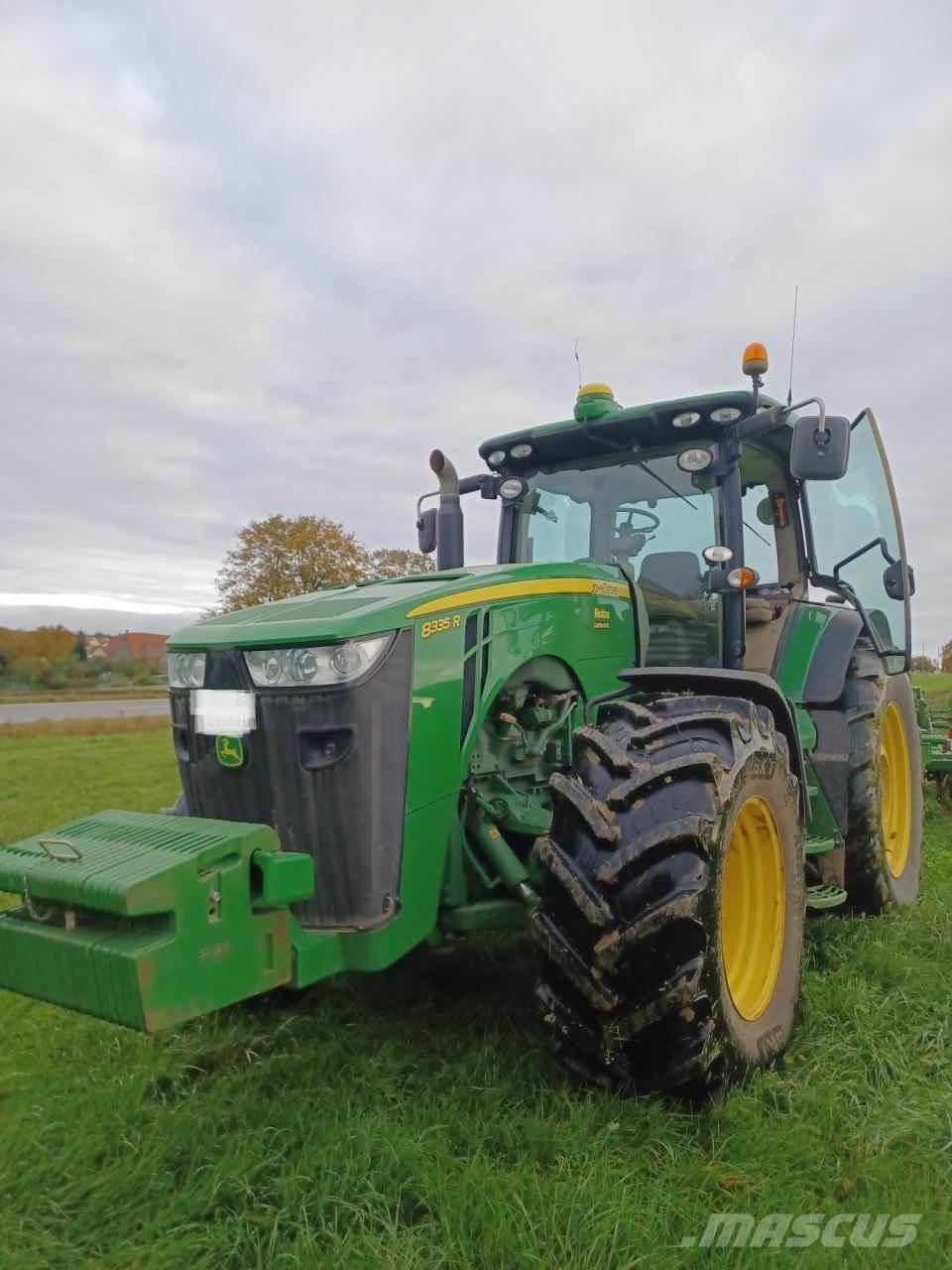 John Deere 8335R 트랙터