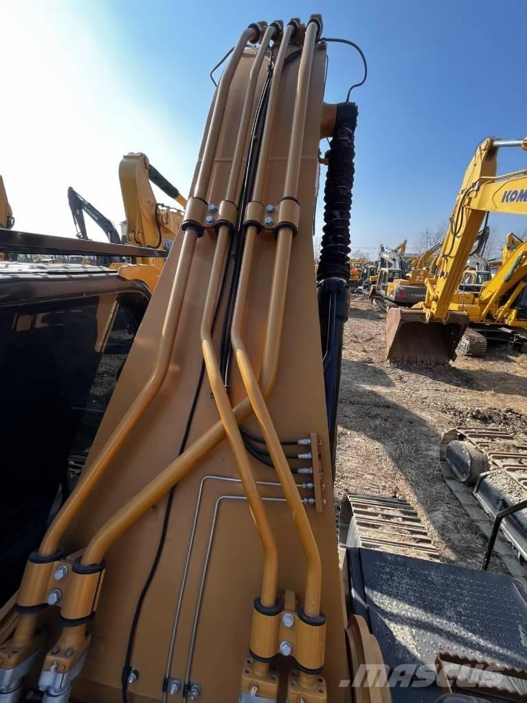 CAT 330 D2 대형 굴삭기 29톤 이상