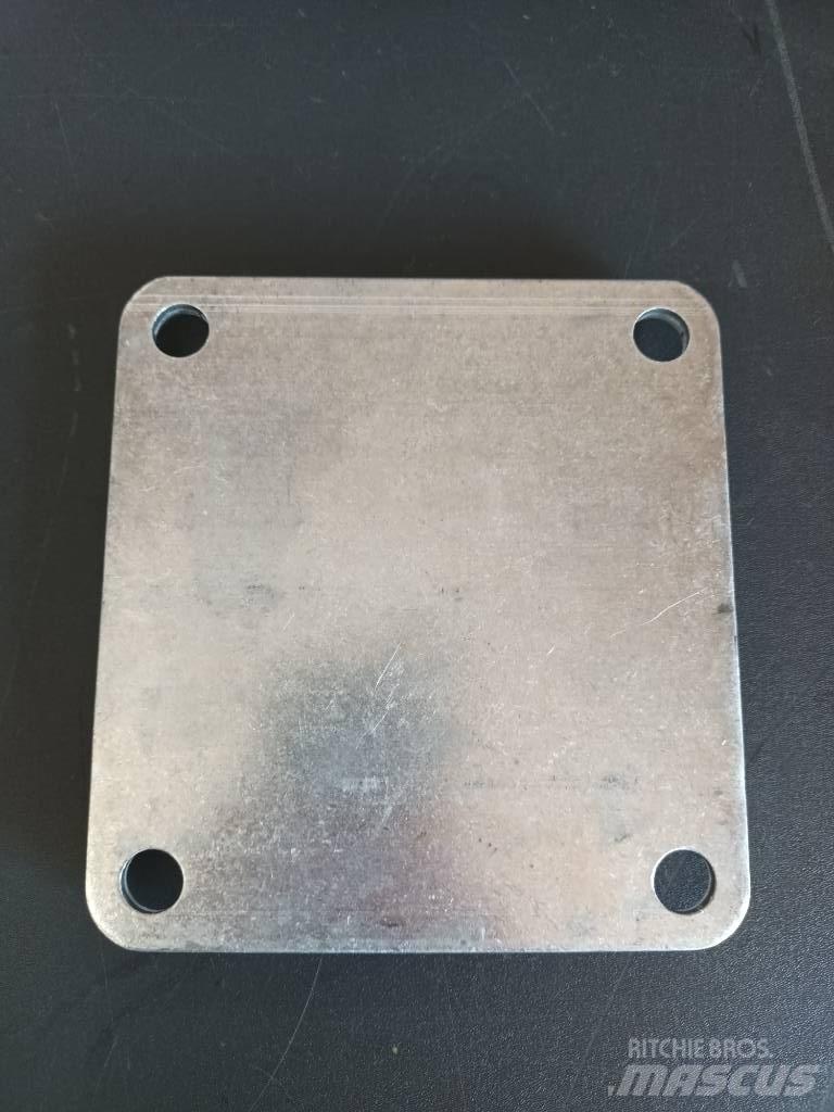 Volvo COVER 1669376 엔진