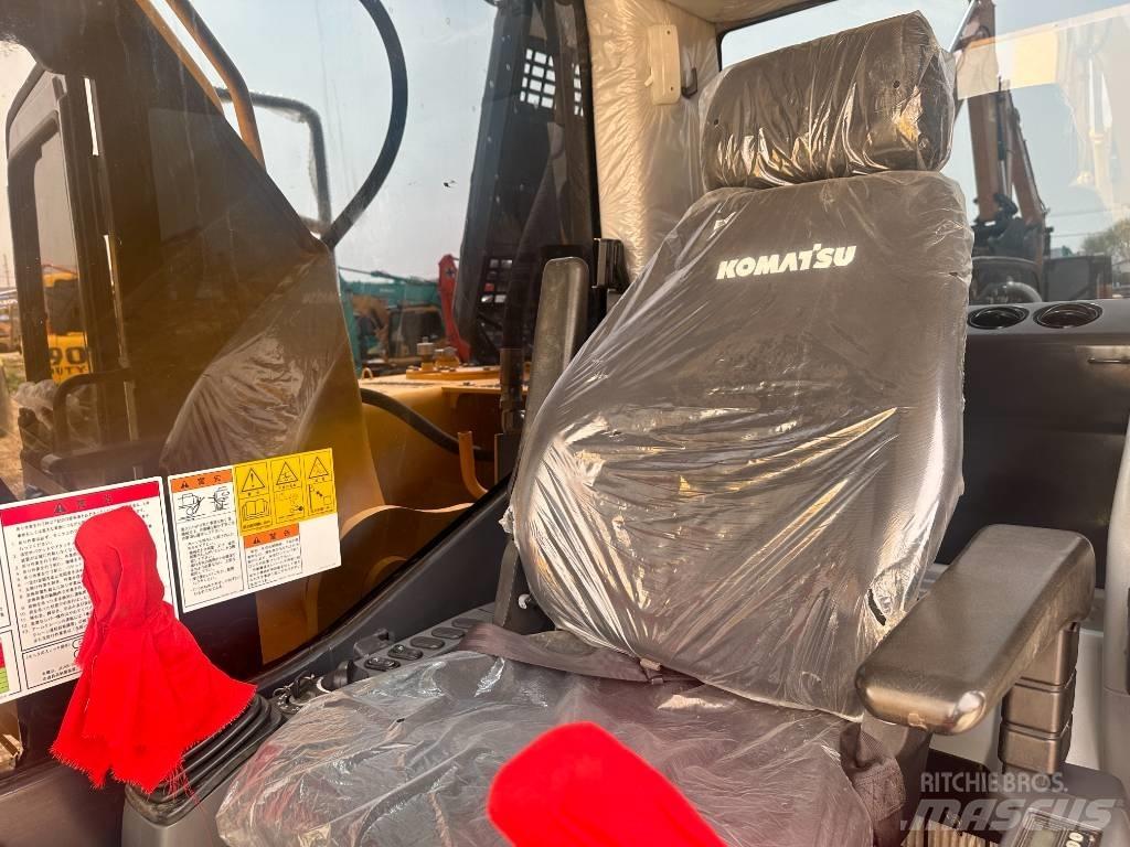 Komatsu PC 240 대형 굴삭기 29톤 이상