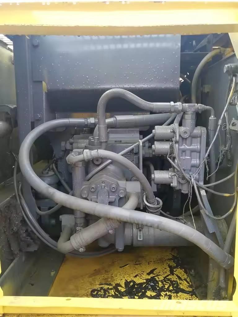 Komatsu PC 120 대형 굴삭기 29톤 이상