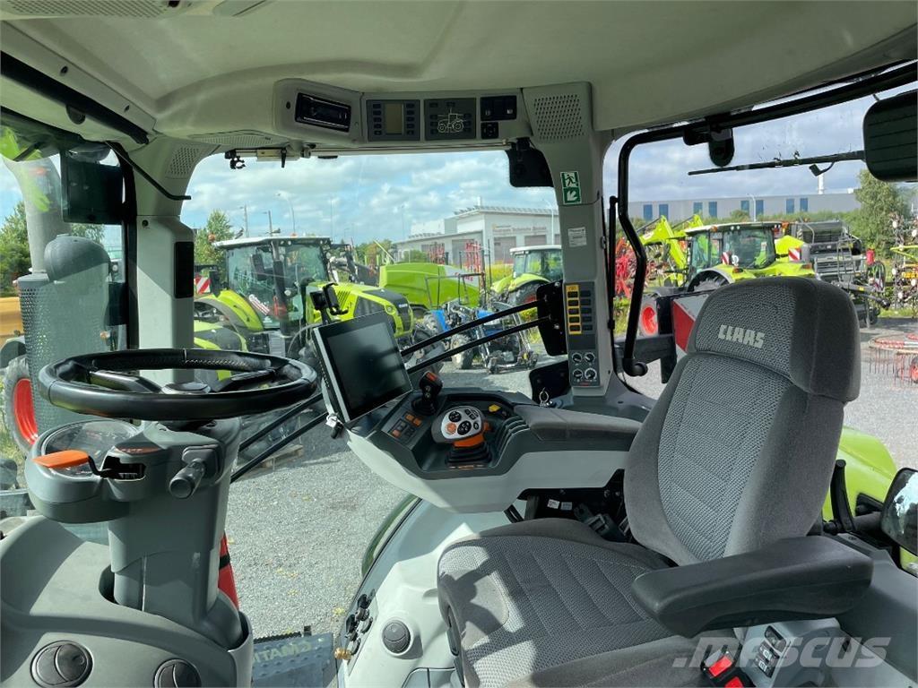 CLAAS Axion 810 CM 트랙터