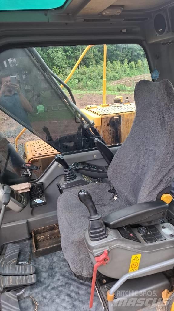Volvo EC210B 대형 굴삭기 29톤 이상