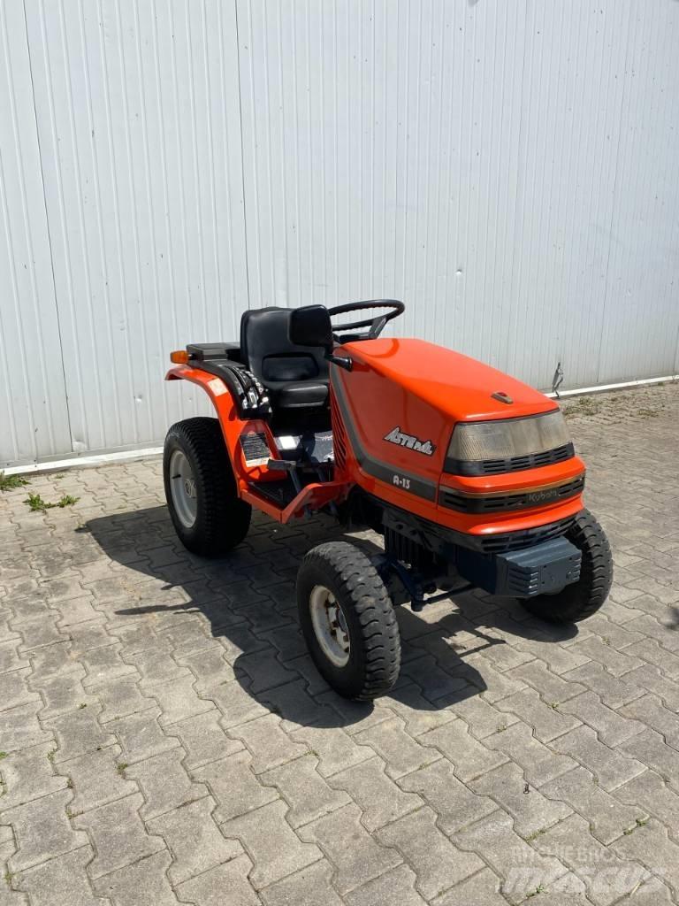 Kubota ASTE A13 소형 트랙터