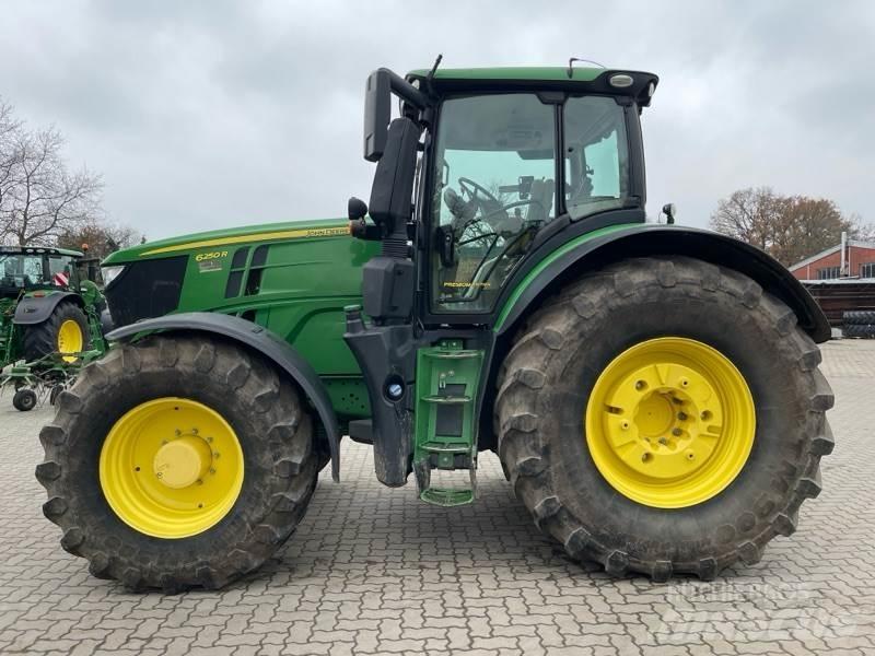 John Deere 6250R 트랙터