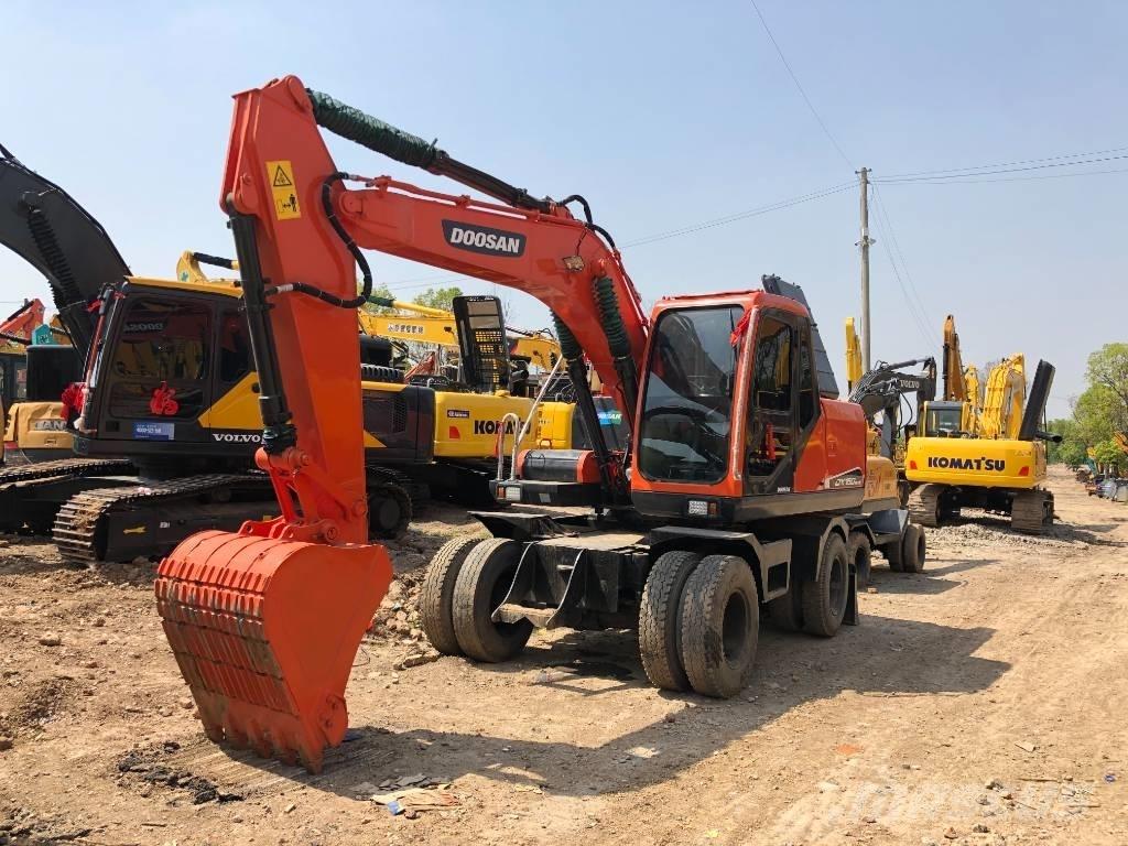 Doosan DX150W  휠 굴삭기