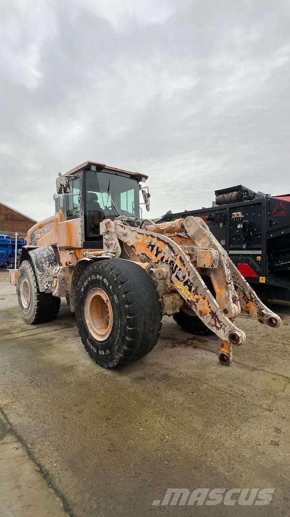 Hyundai HL 960  휠로우더