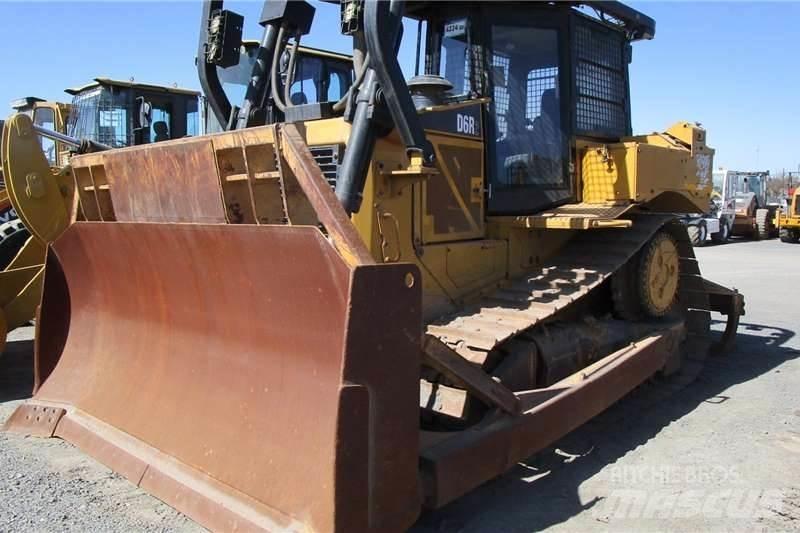 CAT D6R2 크롤러 도저