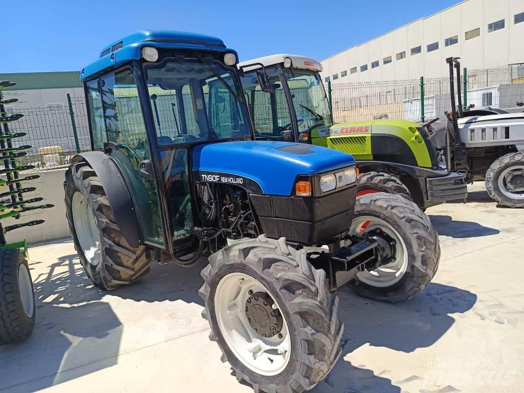 New Holland TN90FC 트랙터