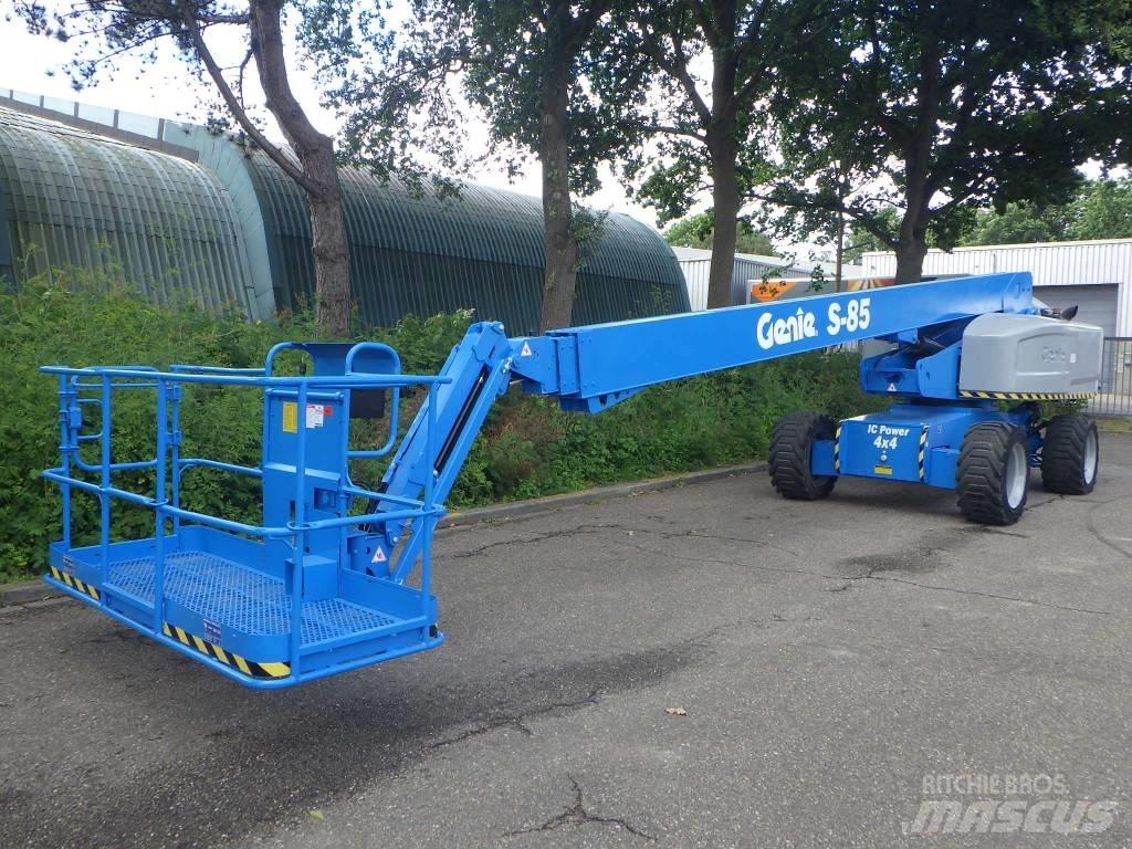 Genie S85 견인식 전동이동 리프트