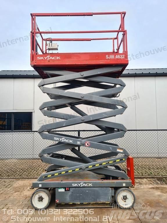 SkyJack SJ4632 가위형 리프트