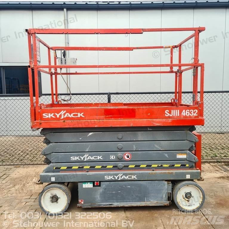 SkyJack SJ4632 가위형 리프트