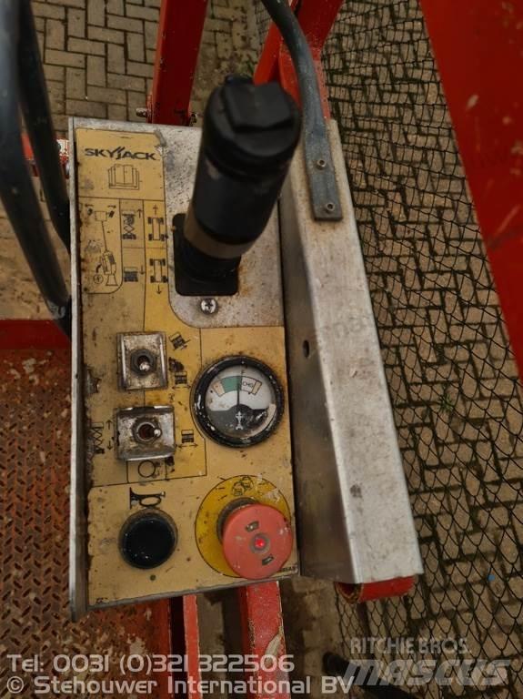 SkyJack SJ4632 가위형 리프트