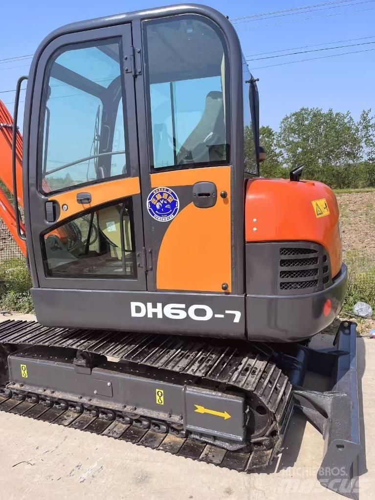 Doosan DH 60-7 소형 굴삭기 7톤 미만