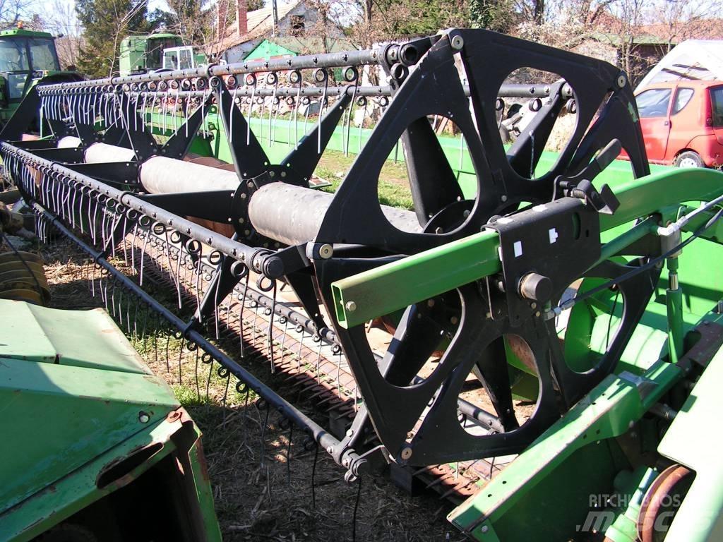 John Deere 618 R 콤바인 헤드