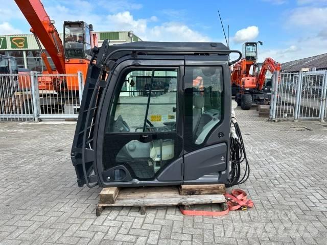 Hitachi ZX-LC-5B 캐빈 및 인테리어