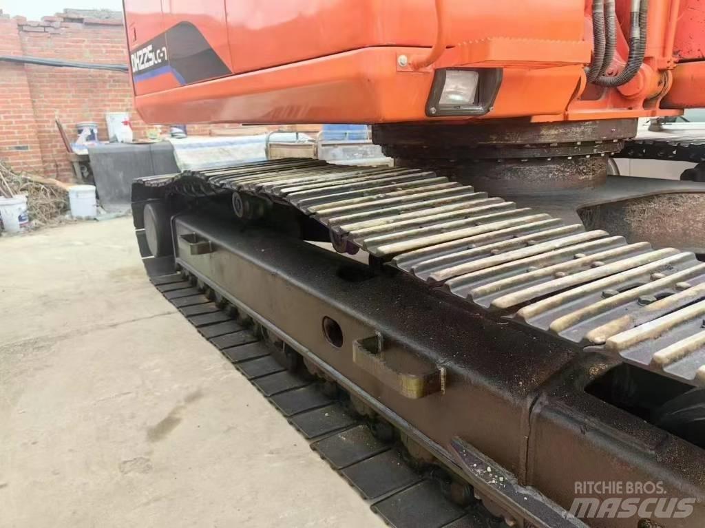 Doosan 225-7 대형 굴삭기 29톤 이상