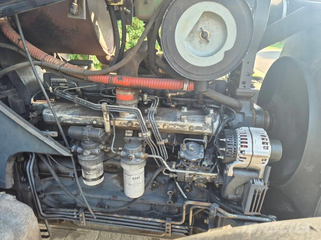 New Holland 8360 트랙터