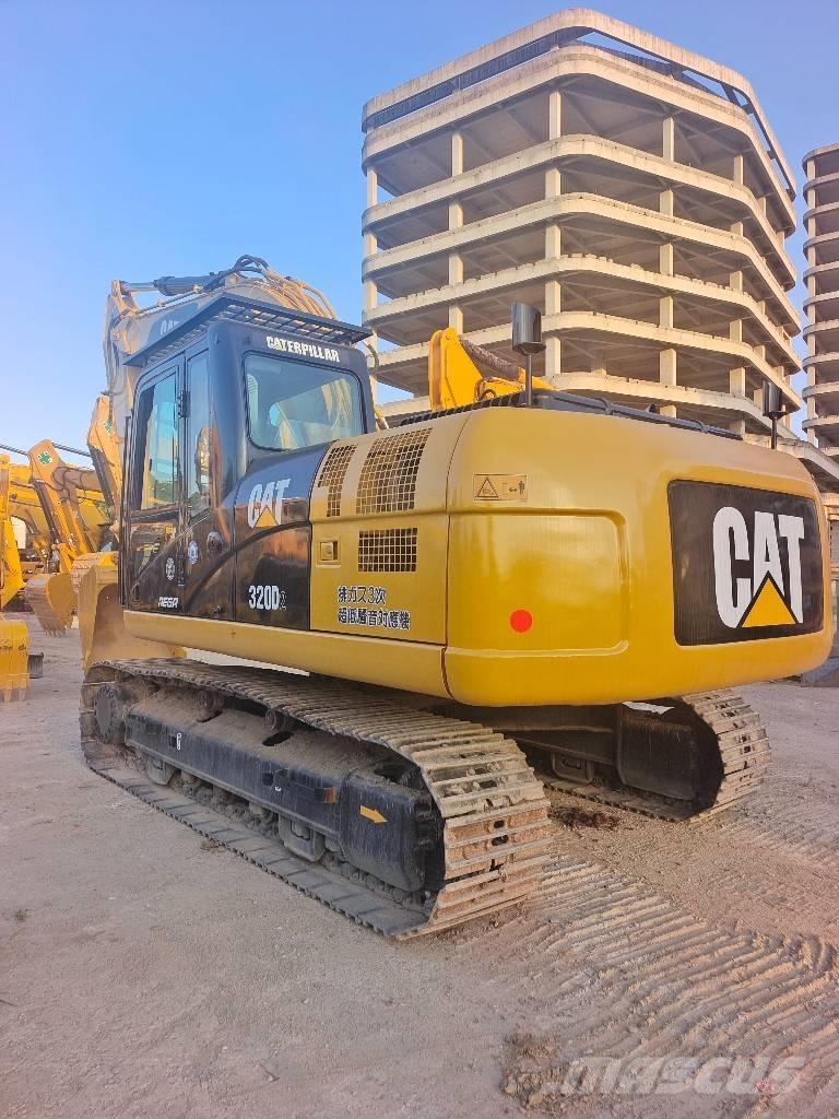 CAT 320D 대형 굴삭기 29톤 이상