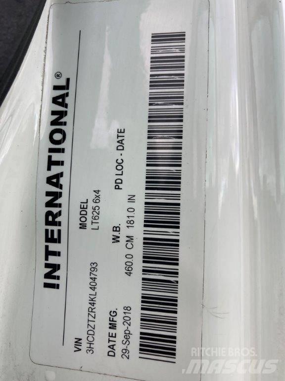 International LT 트랙터 유닛