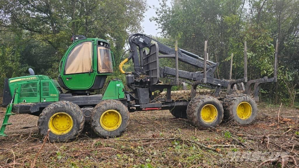 John Deere 1110 E 원목 포워더