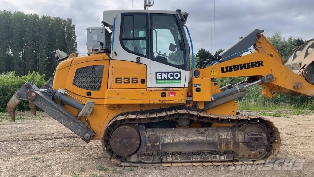 Liebherr LR 636 궤도식 로우더