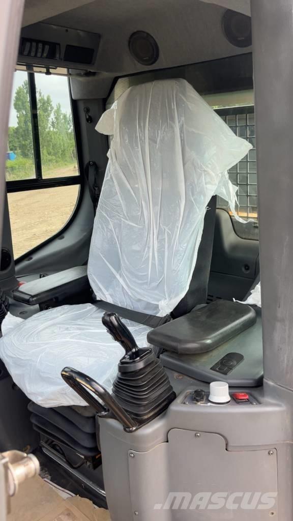 Liebherr LR 636 궤도식 로우더