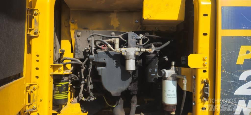 Komatsu PC240NLC-11 대형 굴삭기 29톤 이상