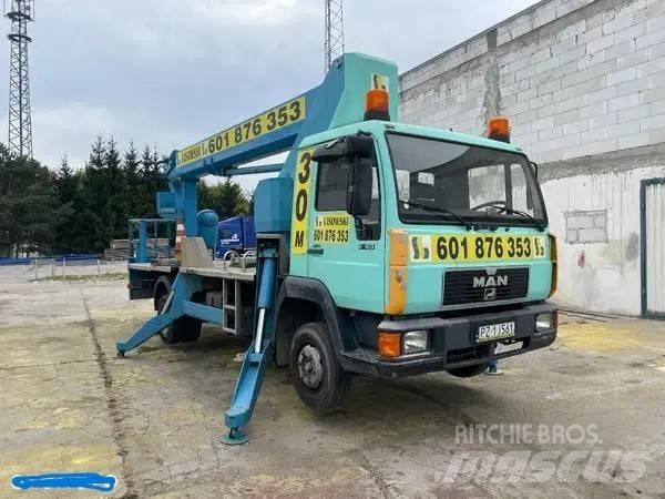 Wumag WT300 트럭 탑재 고소작업대
