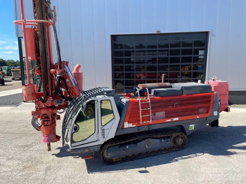 Sandvik DI 600 도로 굴착기