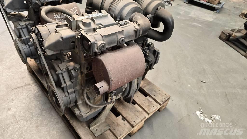 Deutz F2M1011 엔진