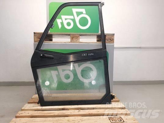 CAT TH337C door 캐빈 및 인테리어