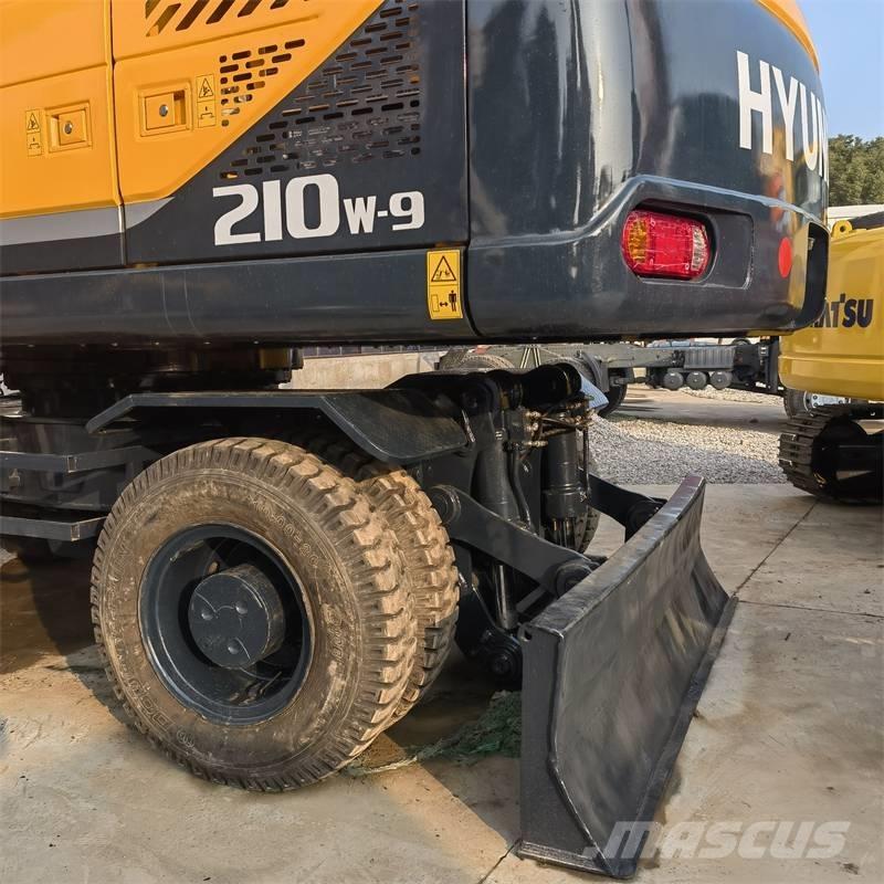 Hyundai HW 210 A 대형 굴삭기 29톤 이상