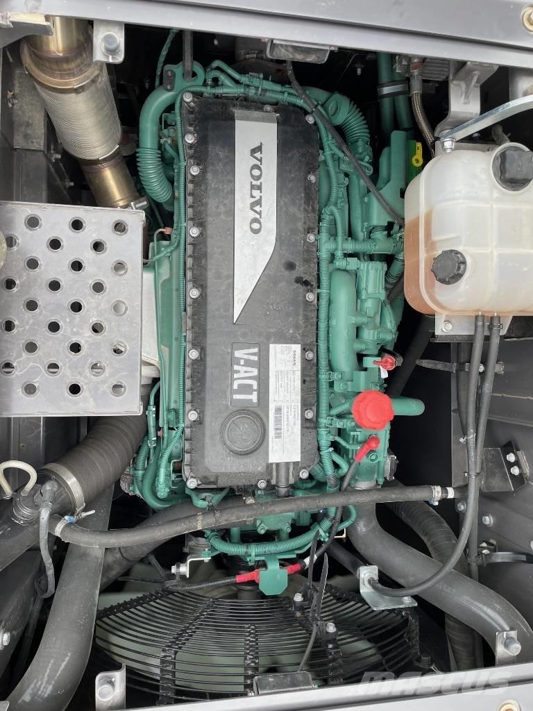 Volvo EC250E 대형 굴삭기 29톤 이상