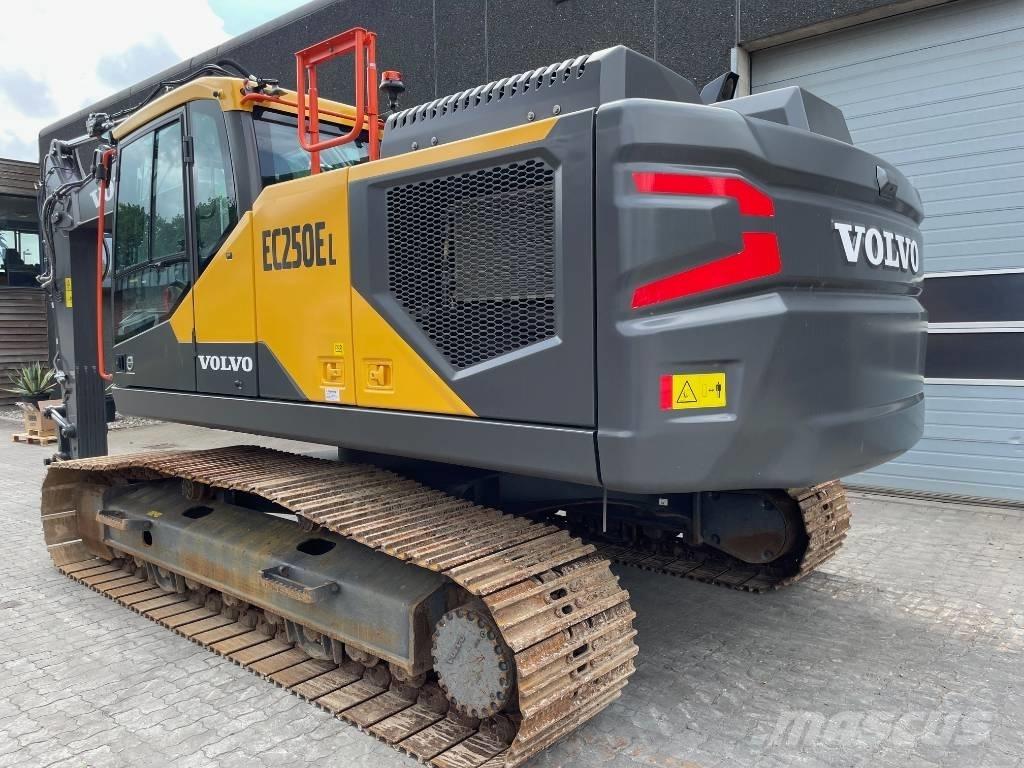 Volvo EC250E 대형 굴삭기 29톤 이상