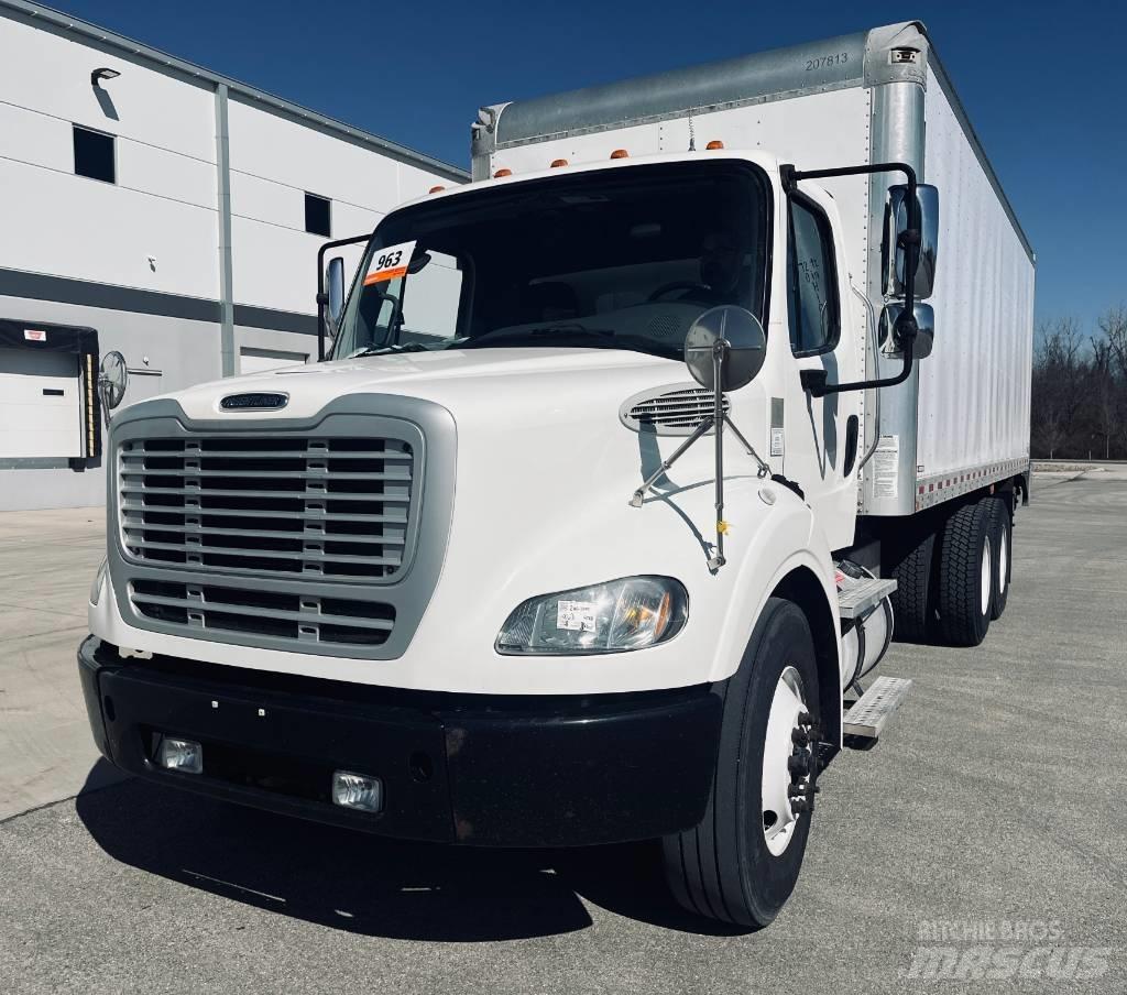 Freightliner M 106 탑차 트럭
