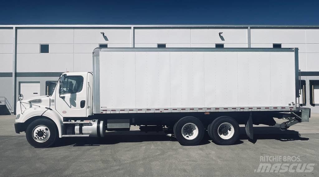 Freightliner M 106 탑차 트럭