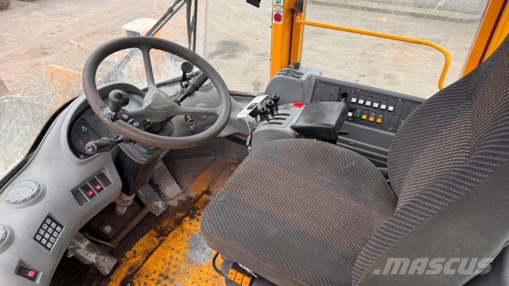 Volvo L 120 E  휠로우더