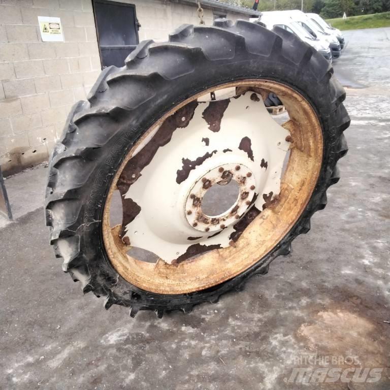 Taurus 9.5R44 타이어, 휠 및 림