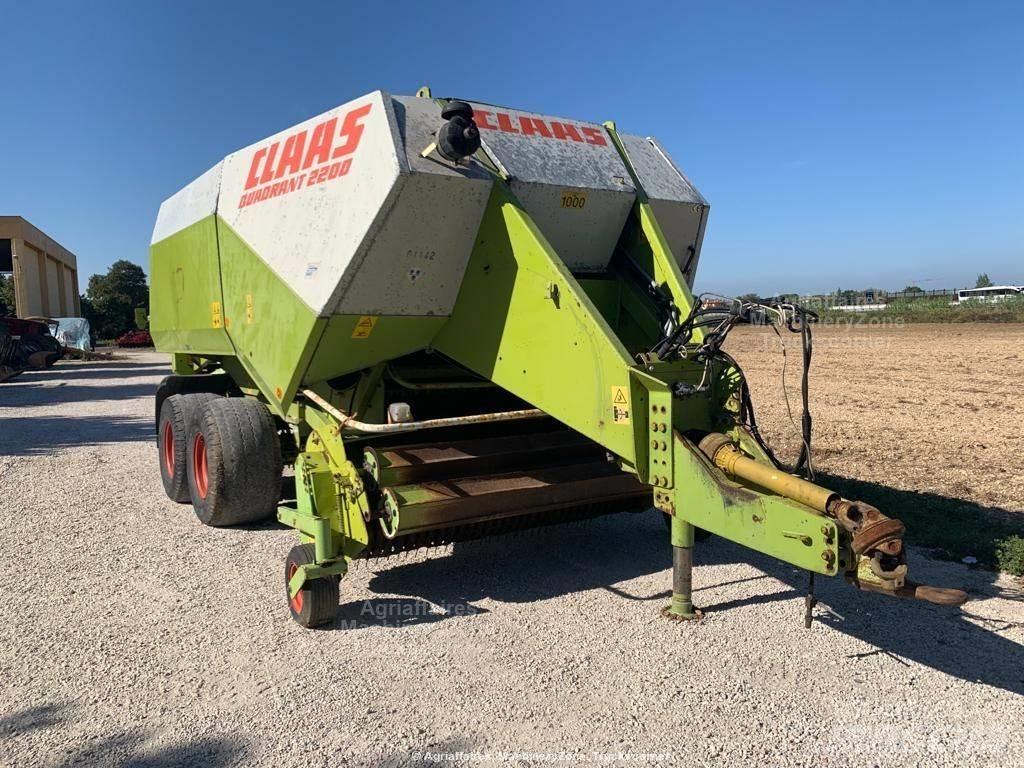 CLAAS Quadrant 2200 각형 곤포기