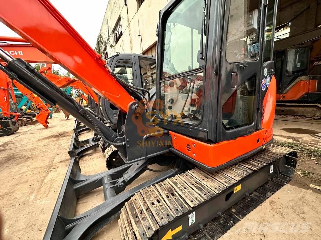 Hitachi ZX 68USR-5A 소형 굴삭기 7톤 미만