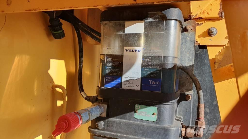 Volvo L 120 G  휠로우더