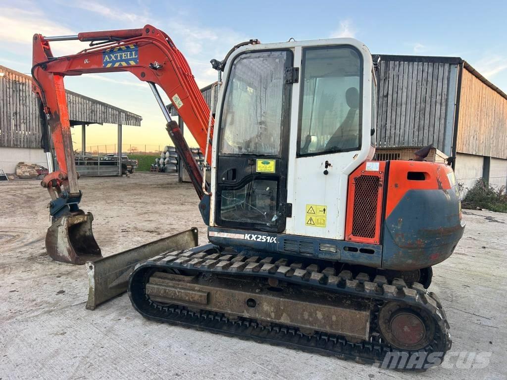 Kubota KX 251 중형굴삭기 7톤-28톤